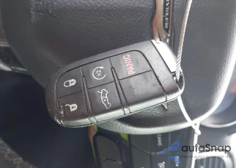 2017 Chrysler 300 300S Alloy Edition z USA, uszkodzony, nr VIN 2C3CCABG9HH668797